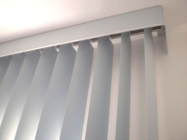 Persiana Vertical Tecido ou Alumínio - Belinha Decorações