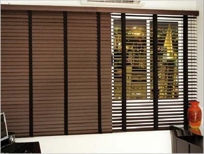 Persiana Horizontal - Madeira e Sintética - 50mm - Belinha Decorações